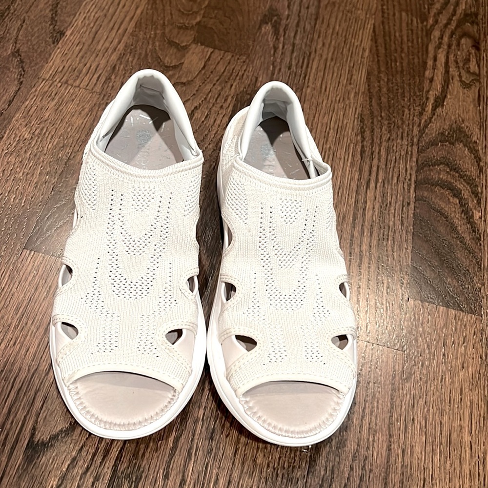 Bzees sandal, size 9